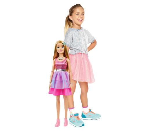 barbie hjy02 papusa barbie mare intr-o rochie roz stralucitor (71 cm.)