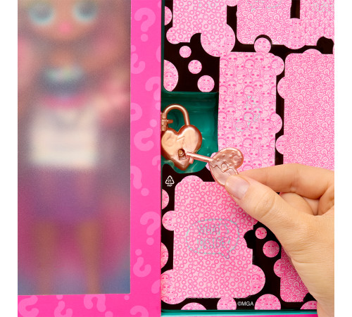 l.o.l. 542681 set de joaca cu papusa l.o.l. surprise! o.m.g. seria eye spy&ndash;jordan boltz "rockstar"