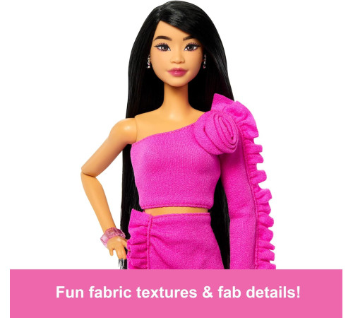 barbie hyv26 papusa cu proteza "barbie deluxe style" bruneta in costum roz