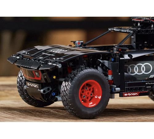lego technic 42160 Конструктор "audi rs q e-tron" (914дет.)