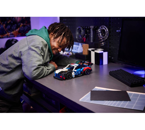 lego technic 42226 constructor "mașina de curse bmw m4 gt3 evo" (747 el.)