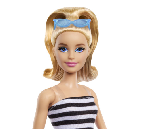 barbie hrh11 papusa barbie "fashionista" intr-o fusta cu volane roz