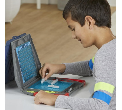 hasbro f4527 joc de masă "battleship game"