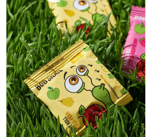 bob snail cutie de craciun "train express" cu jucarie si autocolante (107 g.) in sort.