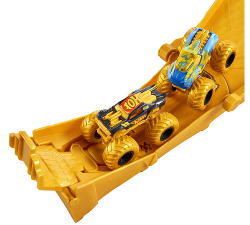 hot wheels jmw70 Игровой набор monster trucks "Чемпионы трека" 