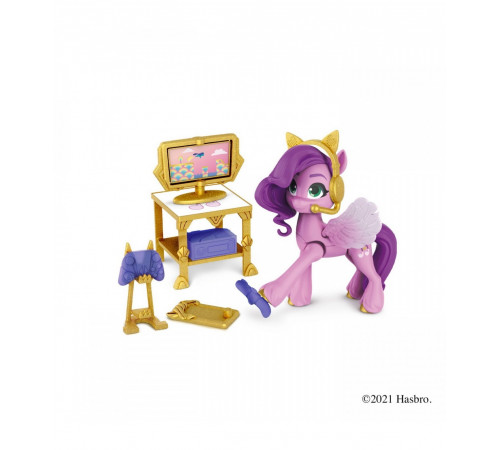 my little pony f3883 Игровой набор "Королевская спальня Принцессы Петалс"