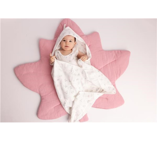 new baby 53878 Игровой коврик из муслина "Кленовый лист" розовый