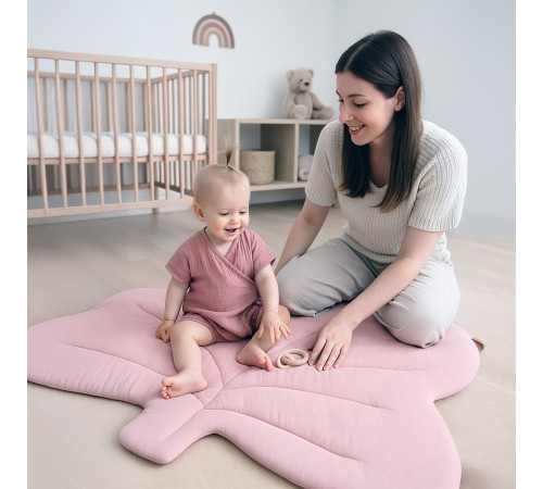 new baby 53878 Игровой коврик из муслина "Кленовый лист" розовый