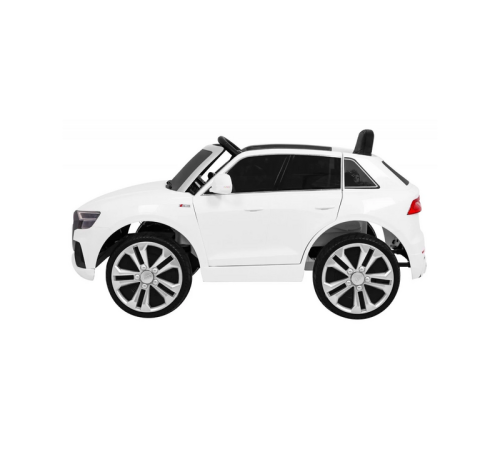 jj2066/2 Машина на аккумуляторе audi q8 (чёрный)