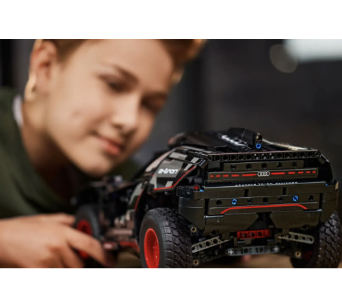 lego technic 42160 Конструктор "audi rs q e-tron" (914дет.)