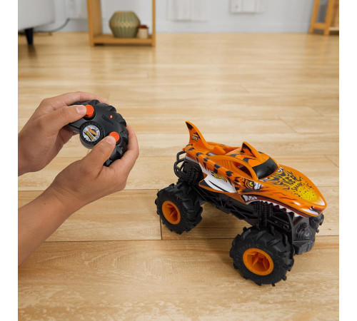 hot wheels hnv03 Машина на радиоуправлении "monster trucks"