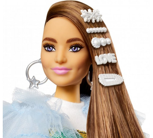 barbie gyj78papusa "extra" intr-o rochie lunga curcubeu