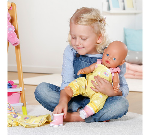 zapf creation 836460 set haine pentru păpuși baby born deluxe pelenă de ploaie (43 cm.)