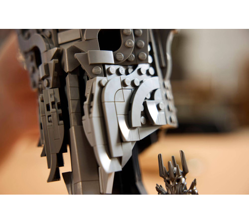 lego icons 11373 constructor "stăp&acirc;nul inelelor: casca lui sauron" (538 el.) 