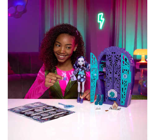 monster high hyt74 setul surpriză mysteries "secretele lui twyla"