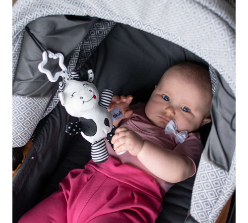 akuku-14031 jucărie-pandantiv "vaca&rdquo;