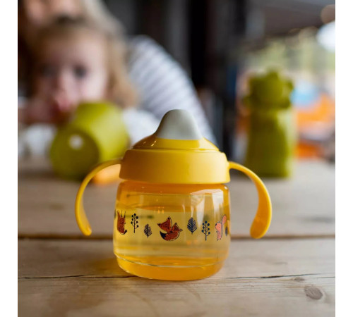 tommee tippee tt0388 cana cu cioc moale "sippee" galben (4 luni+) 190 ml.