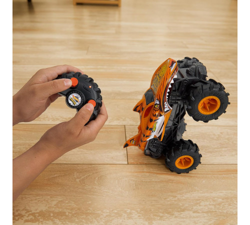hot wheels hnv03 Машина на радиоуправлении "monster trucks"