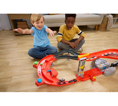 hot wheels jmc90 Гоночный трек с 3 машинками "formula 1"