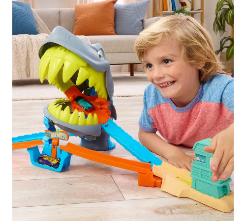 hot wheels jhl96 Игровой набор "Пляжная атака акулы"