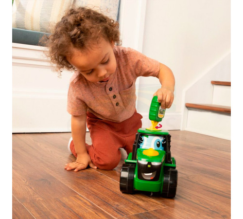 tomy 47500 Интерактивная игрушка "Трактор Джонни"