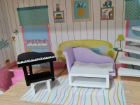 63321 casuta din lemn pentru papusi (114 cm)