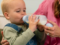bibs Пластиковая антиколиковая бутылочка с латексной соской (270 мл.) blush