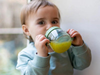 tommee tippee tt0387 cana cu cioc moale "sippee" roz (4 luni+) 190 ml.