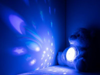 chipolino pil02507bewh jucărie de pluș cu proiector și muzică "ursuleț" alb