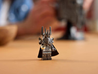 lego icons 11373 constructor "stăp&acirc;nul inelelor: casca lui sauron" (538 el.) 