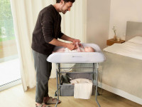 kinderkraft Пеленальный столик с ванной bubbly серый