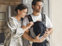 kinderkraft Рюкзак-переноска huggy bizzu чёрный\луна