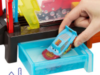 cars jbm70 set de joacă "spălătorie auto cu mcqueen" seria "schimbare culoare"
