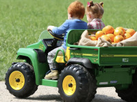 peg perego masina electrica cu doua locuri jd gator hpx