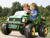 peg perego masina electrica cu doua locuri jd gator hpx