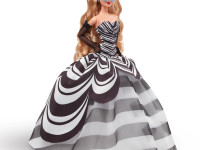 barbie hrm58 papusa de colectie "65 anniversary" blonda in rochie alb-negru