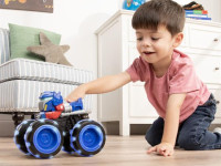 tomy 47423 mașină "optimus prime" cu roți roți mari luminoase